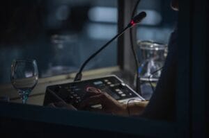 Traducción consecutiva y simultánea-iTranslate