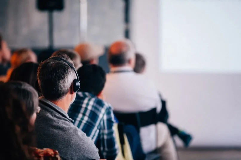 servicios de traducción para eventos híbridos- iTranslate